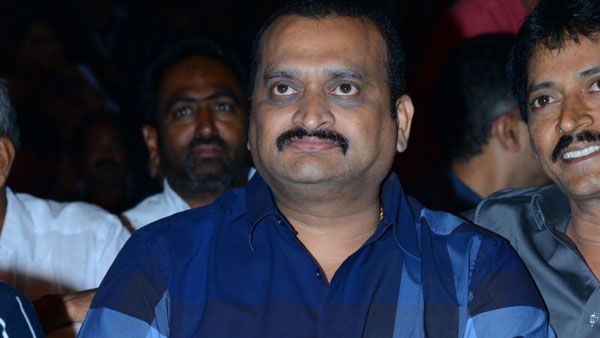 ఇద్దరు మెగాస్టార్ల మధ్య బండ్ల గణేష్.. నాటి ఫోటోను షేర్ చేయడంతో అంతా షాక్