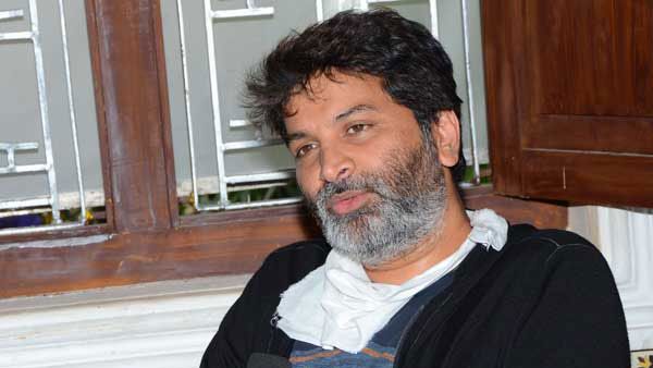 16ఏళ్ల తరువాత మరో దర్శకుడి కోసం కథను సెట్ చేసిన త్రివిక్రమ్.. హీరో ఎవరంటే?