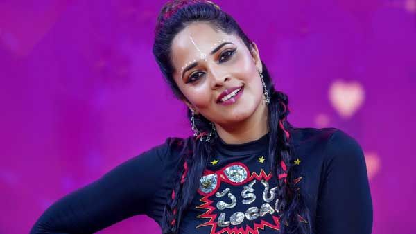 అనసూయ షాకింగ్ పోస్ట్: లక్షణాలు ఉన్నాయి.. వాళ్లకు కూడా వచ్చే అవకాశం ఉందంటూ బాంబ్ పేల్చింది
