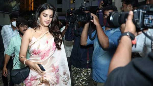 అందరి ముందే బలవంతం.. నిధి అగర్వాల్‌తో డైరెక్టర్ పరాచకాలు