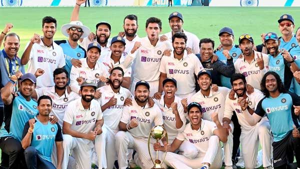 టీమిండియా చారిత్రాత్మక విజయం..గర్వంగా ఉందంటూ మహేష్, వెంకటేష్ ఎమోషనల్ ట్వీట్స్