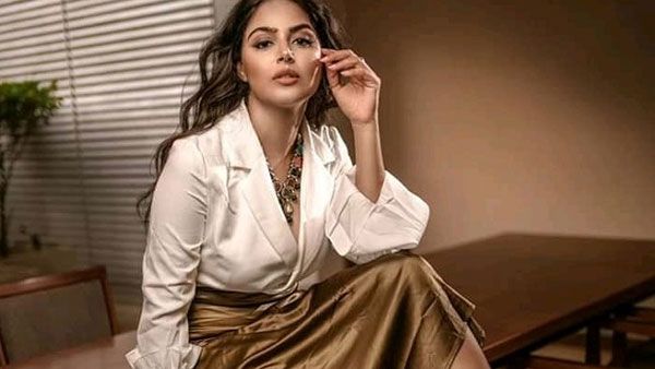 ఆ కంటెస్టెంట్లపై మోనాల్ గజ్జర్ షాకింగ్ కామెంట్స్: అభిజీత్‌ను ఉద్దేశించే అలా మాట్లాడిందంటూ!