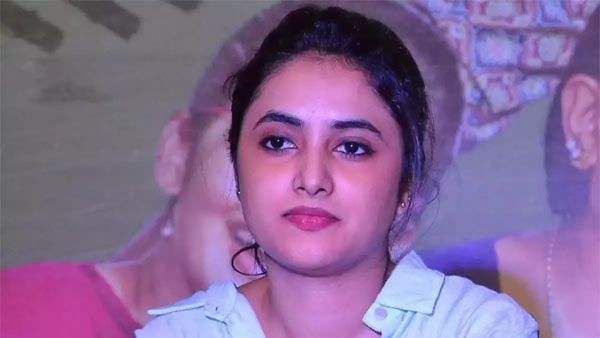 నాని హీరోయిన్.. మొత్తానికి పెద్ద హీరోనే పట్టేసింది