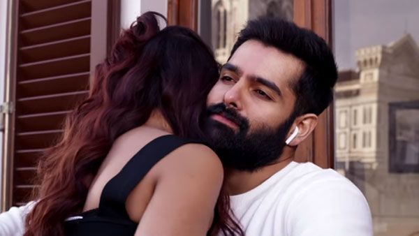 ‘రెడ్’ మూవీ నుంచి రొమాంటిక్ సాంగ్ రిలీజ్: లిప్‌లాక్‌తో రెచ్చిపోయిన హీరో రామ్