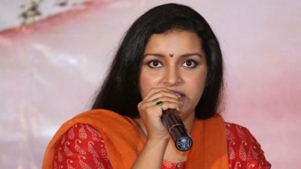 దయచేసి వాటిని ఫాలో అవ్వకండి.. స్టుపిడ్ అంటూ రేణూ దేశాయ్ ఫైర్