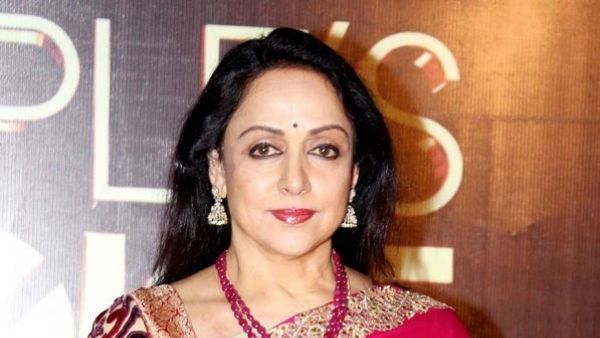 ‘ఆదిపురుష్’లో సీనియర్ హీరోయిన్ కీలక పాత్ర: ప్రభాస్ తల్లి అని అంటున్నారే