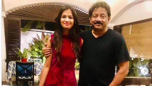 గోవాలో విలువైన సమయం.. ఆర్జీవితో అరియానా రచ్చ