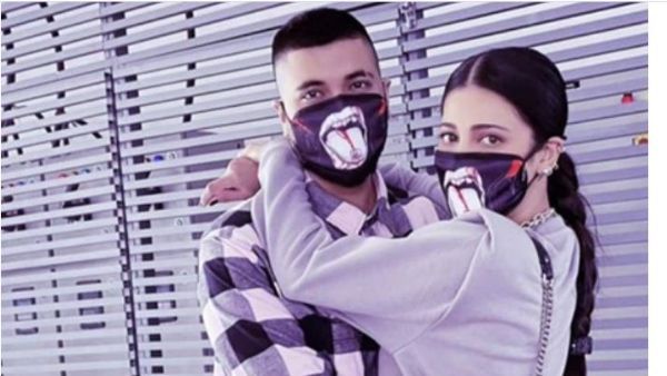 కొత్త ప్రియుడితో శృతిహాసన్ చిల్లింగ్ సీన్స్.. కౌగిలింతలతో హల్‌చల్