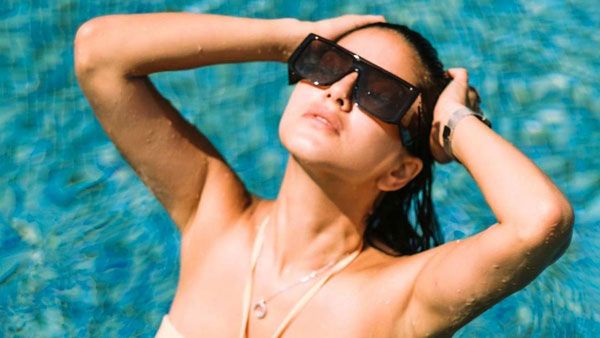 స్విమ్మింగ్ పూల్‌లో సన్నీ లియోన్.. ఒక్కొక్కరు ఒక్కో చోట!