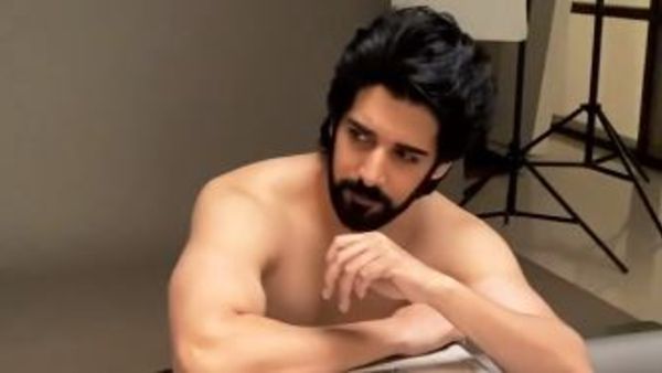 అర్దనగ్నంగా సుశాంత్.. వెరైటీ ఫోటో షూట్ వైరల్