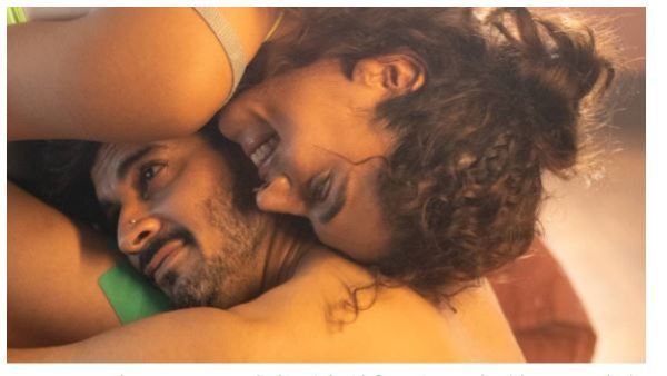 రొమాంటిక్ సీన్లలో తాప్సీ రెచ్చిపోయింది.. బెడ్‌రూం సన్నివేశాల్లో మెరుపు తీగలా..