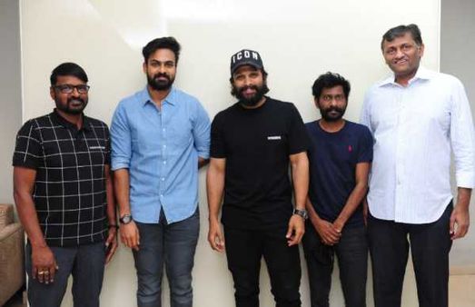 అల్లు అర్జున్ కోసం ‘ఉప్పెన’ స్పెషల్ షో: సినిమా చూసిన తర్వాత స్టైలిష్ స్టార్ రియాక్షన్ ఇదే