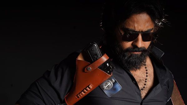 అదిరిపోయే లుక్.. దుమ్ములేపుతున్న నాటకం హీరో