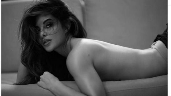 టాప్‌లెస్ ఫోటోతో జాక్వలైన్ హంగామా.. అర్ధనగ్నంగా శ్రీలంక బ్యూటీ ఫోటోషూట్