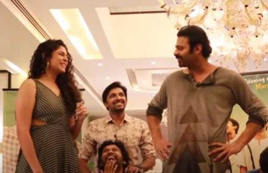 జాతిరత్నాలు హీరోయిన్ హైట్ చూసి షాకైన ప్రభాస్.. ఈవీడేంటి ఇంత పొడుగుంది అంటూ