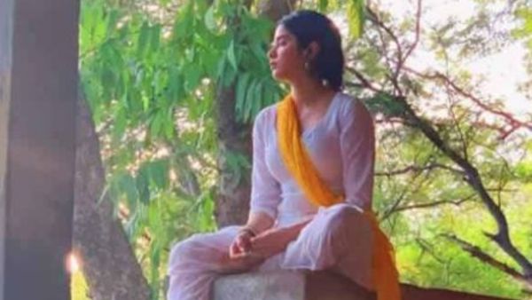 తిరుపతిలో జాన్వీ కపూర్ పెళ్లి: లుంగీలో పెళ్లి కొడుకు దర్శనం.. సీక్రెట్ రివీల్ చేసిన శ్రీదేవి కూతురు