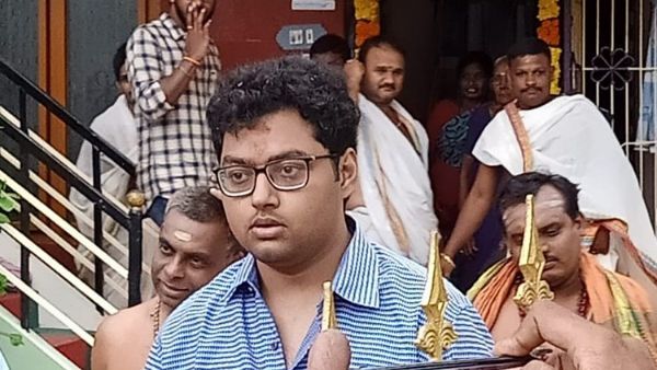 షాకిస్తోన్న నందమూరి మోక్షజ్ఞ కొత్త లుక్: సినిమాల్లోకి ఎంట్రీపై క్లారిటీ.. అందుకే అలా అయిపోయాడా!