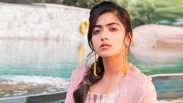 త్రివిక్రమ్‌ను కలిసిన రష్మిక మందన్నా: హస్తినకు పయనం అయ్యేందుకేనని అంటున్నారే!