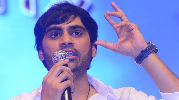 బాలీవుడ్ సినిమా కోసం.. మరో అగ్ర హీరోను కలిసిన సాహో డైరెక్టర్.. ఏం జరుగుతోంది?