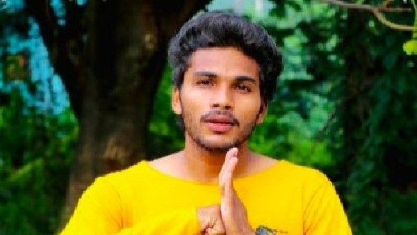 టిక్‌టాక్ భార్గవ్ కేసులో ట్విస్టులు.. వరుసగా లైవ్ లోకి వస్తున్న యువతులు !