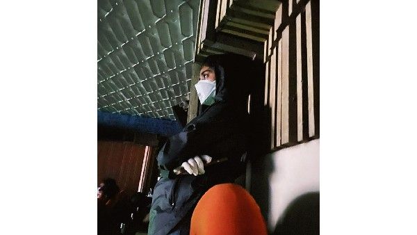 మాటల్లేవ్.. ‘వకీల్ సాబ్’ను వీక్షిస్తోన్న నివేదా థామస్