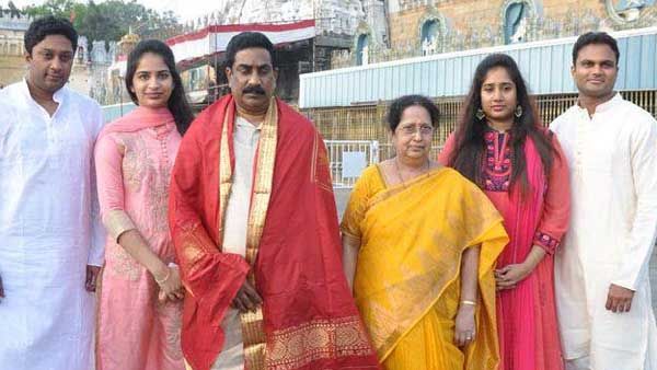 ఆంధ్రజ్యోతి ఎండీ వేమూరి రాధాకృష్ణకు సతీ వియోగం.. చిరంజీవి దిగ్రాంతి.. ఫిలిం క్రిటిక్స్ సంతాపం