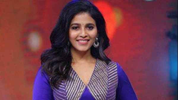 ‘F3’ మూవీపై ‘వకీల్ సాబ్’ ఎఫెక్ట్: రంగంలోకి తెలుగు హీరోయిన్.. హాట్ బ్యూటీకి షాకిచ్చిన యూనిట్