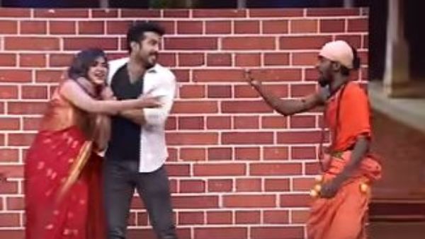 అషు రెడ్డిని అక్కడ పట్టుకుని ఇబ్బంది పెట్టిన రవి: అందరి ముందే అతడికి స్ట్రాంగ్ వార్నింగ్ ఇచ్చేసింది