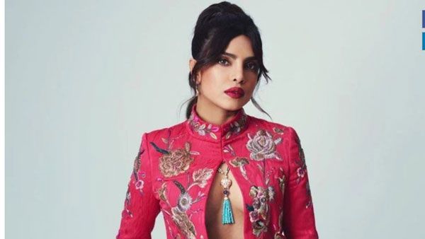 ప్రియాంక చోప్రా అందాలు దాచలేని జాకెట్‌.. ధర ఎంతంటే.. విదేశీ వేదికపై రచ్చ రచ్చ