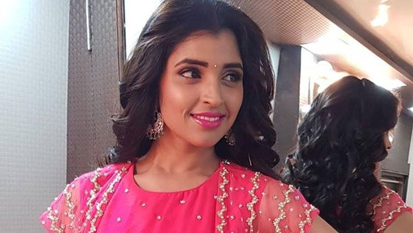 షూటింగ్ జరుగుతుండగా కొట్టింది.. హరితేజ ఫోన్ చేయడం వల్లే అలా: సీక్రెట్ మేటర్ లీక్ చేసిన శ్యామల