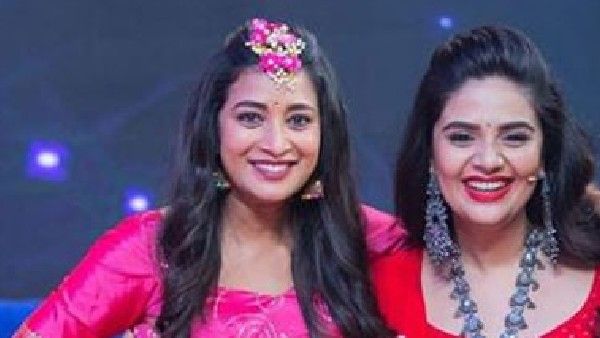 పవన్ కల్యాణ్‌తో శ్రీముఖి రచ్చ: భానూశ్రీతో కలిసి టాప్ లేపేసేలా.. బండ్ల గణేష్‌ను వాడుతూ సెల్ఫీ వీడియో