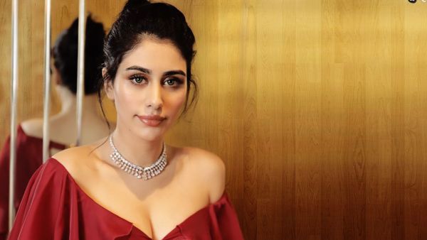 అమీర్ ఖాన్ బాటలో కల్యాణ్ రామ్ హీరోయిన్... గుడ్‌బై అంటూ షాక్