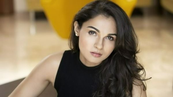 హీరోయిన్‌కి కరోనా, క్వారెంటైన్‌లో ఉండి కూడా బుగ్గలు నాకించుకుంటూ.. ఇదేం పిచ్చి!