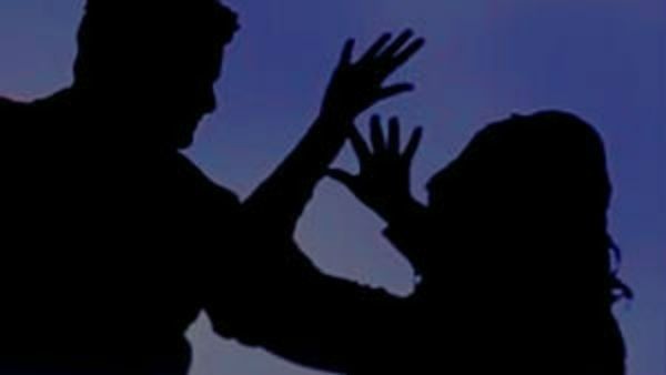 కంగనా బాడీగార్డ్ మీద రేప్ కేసు.. పెళ్లి పేరుతో దారుణంగా..తల్లి చేత ఫోన్ చేయించి ?