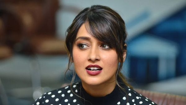 అతడి వల్ల ప్రెగ్నెంట్ అయిన ఇలియానా: అబార్షన్ తర్వాత ఆత్మహత్యాయత్నం.. సంచలన విషయాలు లీక్ చేసిన బ్యూటీ