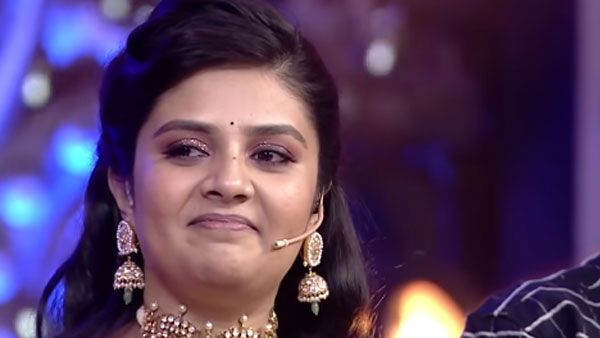 శ్రీముఖికి కోలుకోలేని షాక్: అతడిని గుర్తు చేస్తూ కొంటె ప్రశ్నలు.. ఆ ఫొటోలు బయట పెట్టిన రాములమ్మ