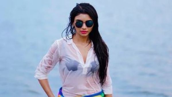 హాట్ ఫొటోలతో సెగలు రేపుతోన్న జబర్ధస్త్ వర్ష: కరోనా నుంచి కోలుకున్న వెంటనే ఇలా.. బుల్లి బట్టలతో రచ్చ