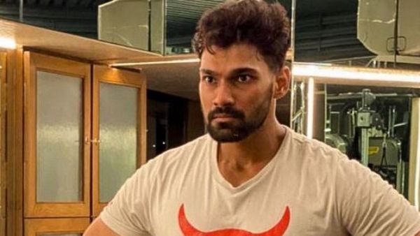 బాలీవుడ్ 'ఛత్రపతి'కి దారుణమైన నష్టాలు.. షూటింగ్ మొదలవ్వక ముందే భారీ దెబ్బ!