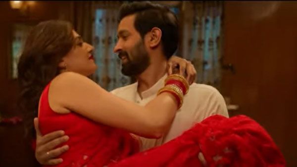 తాప్సీ రొమాన్స్ మామూలుగా లేదుగా.. లిప్‌లాక్స్, బెడ్రూం సీన్లతో రెచ్చిపోయిన బ్యూటీ!