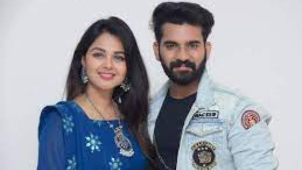 అఖిల్ సార్థక్‌ బెడ్‌రూంలో మోనాల్ గజ్జర్: అలా బయటకొచ్చిన మేటర్.. తనంటే అందుకే ఇష్టమంటూ!