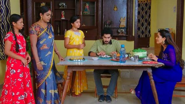 కార్తీక్‌కు మరోసారి షాకిచ్చిన మోనిత.. ఓవరాక్షన్‌ను తట్టుకోలేకపోయిన దీప, హిమ, శ్రావ్య