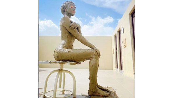 ఊర్వశి రటేలా అర్ధనగ్నంగా.. మడ్ బాత్‌కు ఖర్చు ఎంతైందో తెలుసా?