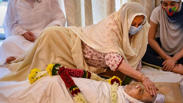 ఆ సమయంలో ఫోన్ చేశారు.. ప్రధాని మోదీకి థ్యాంక్స్ చెప్పిన సైరాభాను...