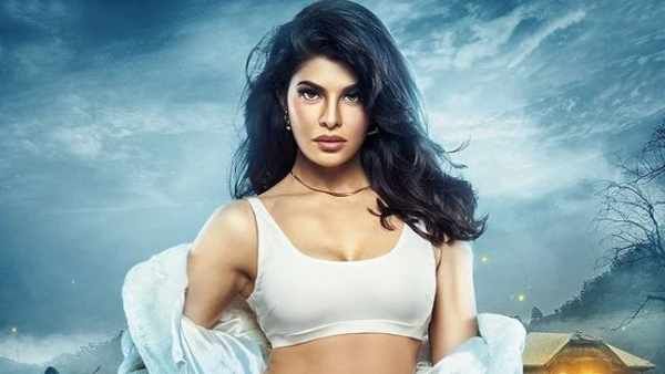 ఒంటిపై నూలుపోగు లేకుండా ప్రభాస్ భామ రచ్చ: మరీ ఇంత దారుణమా!