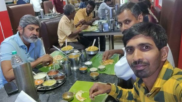 ఒక డ్రైవర్ ను ఎలా చూడలో జగపతిబాబును చూసి నేర్చుకోండి.. ఏకంగా హోటల్‌కు తీసుకువెళ్లి..