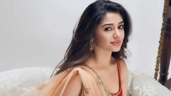 Krithi shetty: ఉప్పెన బ్యూటీకి ఒకేసారి అంత ఇస్తున్నారా? అస్సలు తగ్గట్లేదుగా!