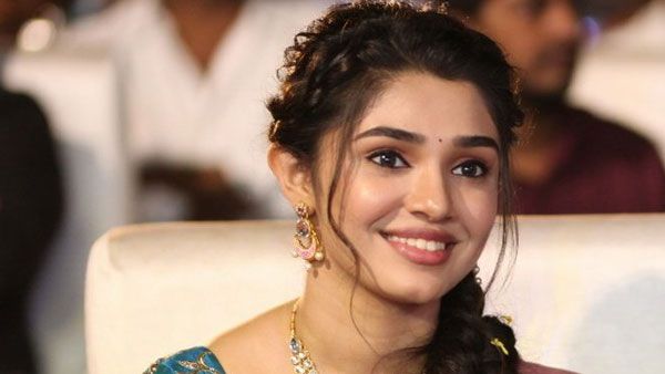 కుర్ర హీరోయిన్‌తో నితిన్ రొమాన్స్: అదిరిపోయే ప్లాన్ వేసిన కొత్త డైరెక్టర్