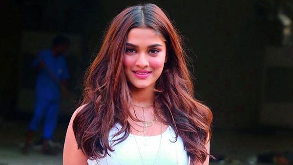 ‘గని’ సెట్స్‌లో హీరోయిన్ హల్‌చల్: 7 గంటల పని 30 సెకెండ్లలోనే అని పోస్ట్