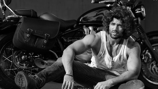 Vijay Devarakonda: రచ్చ లేపాడుగా...ఒకే రోజున రెండు రికార్డులు!