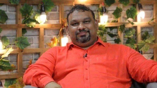 సొంత ఊరిలో కత్తిమహేష్ అంత్యక్రియలు పూర్తి.. హైకోర్టులో విచారణ జరిపించాలని డిమాండ్